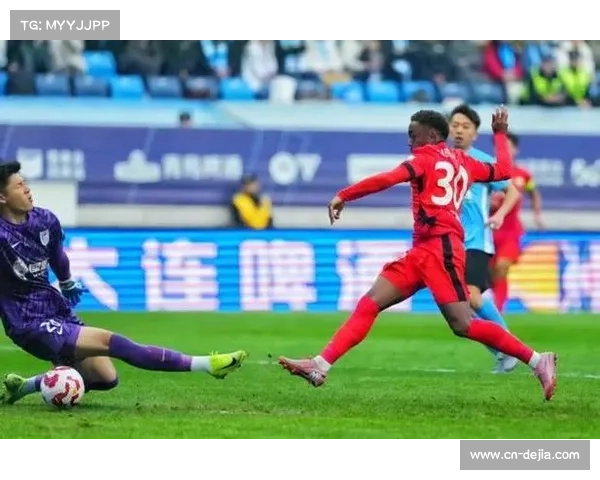 上海海港客场1-0胜大连英博实现中超三连冠 上海海港客场1-0胜大连英博实现中超三连冠